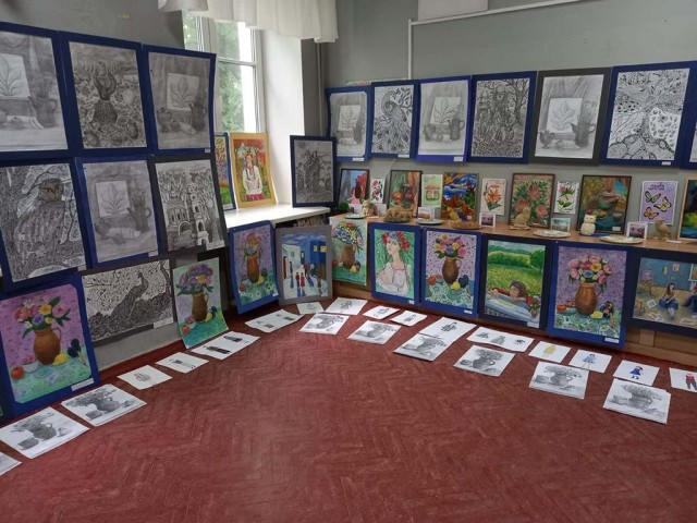 Екзаменаційні роботи учнів образотворчого відділення та відділу декоративно-ужиткового мистецтва