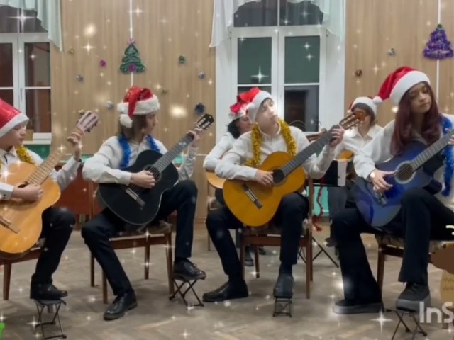 Новорічні привітання 2025