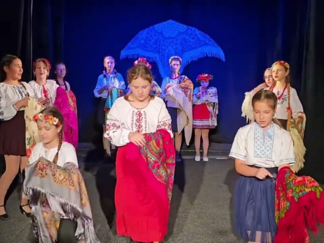 День української хустки — свято краси, традицій і жіночної сили