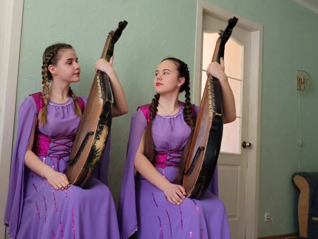 Дует бандуристок: Шкурат Єлизавета та Корогод Мирослава викл. Срібна Л.М.
