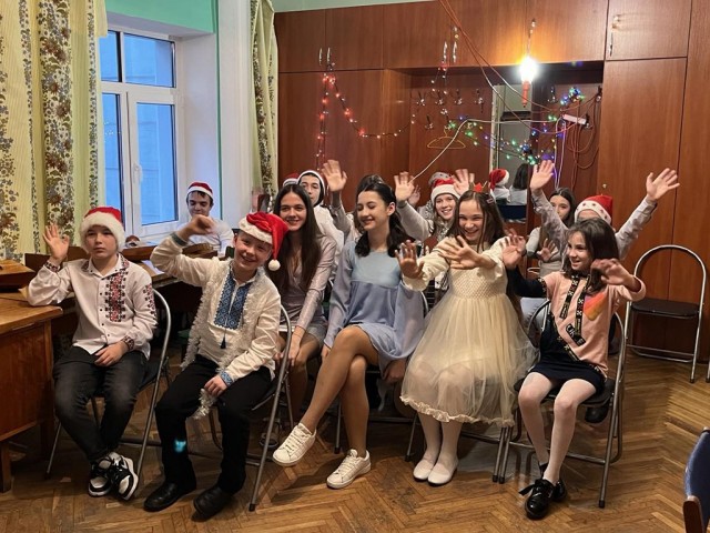 Спільний новорічний концерт «У колі друзів»