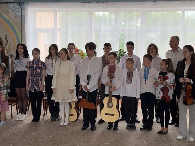 "Українська весна: щасливе дитинство"