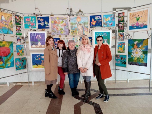 Весна іде,красу несе!