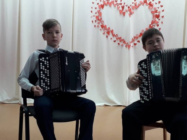 Танцювальна музика народів світу у виконанні юних баяністів