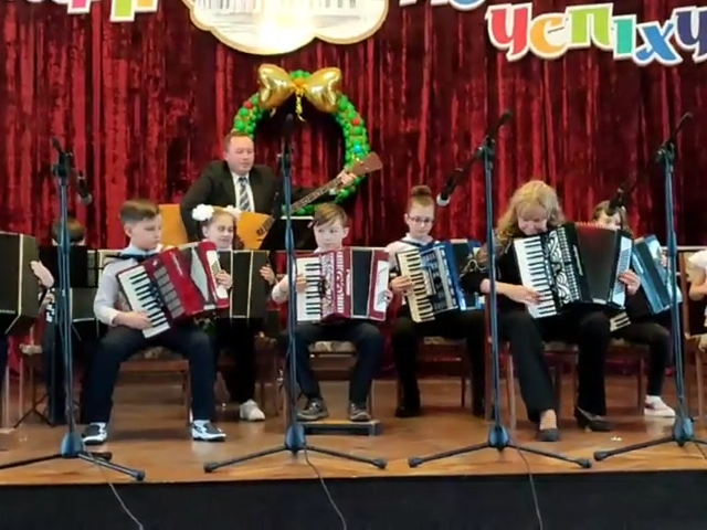 Оркестр баяністів та акордеоністів (кер. Цимбаревич М.Б.)