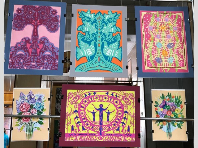 Екзаменаційні роботи учнів образотворчого відділення та відділу декоративно-ужиткового мистецтва.