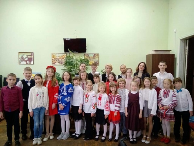 Святковий концерт фортепіанного відділу, присвячений Дню матері.