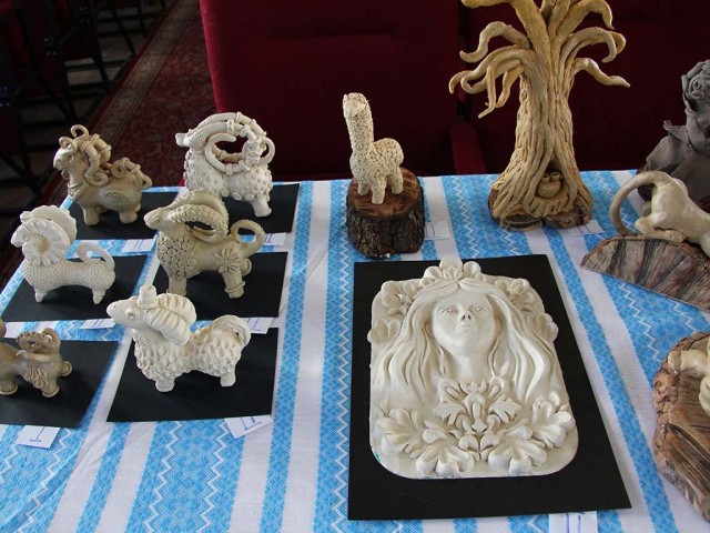 Конкурсні роботи учасників Відкритого міського конкурсу декоративно-прикладного мистецтва "Наші традиції — наше коріння"